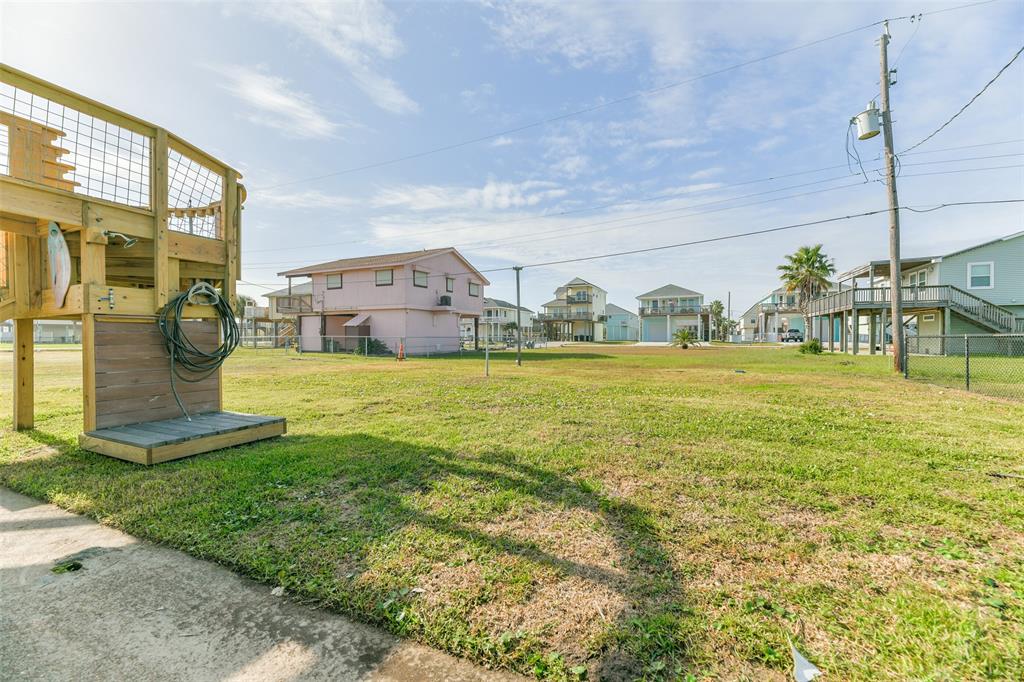 4106 Hardin Dr, Galveston, TX 77554