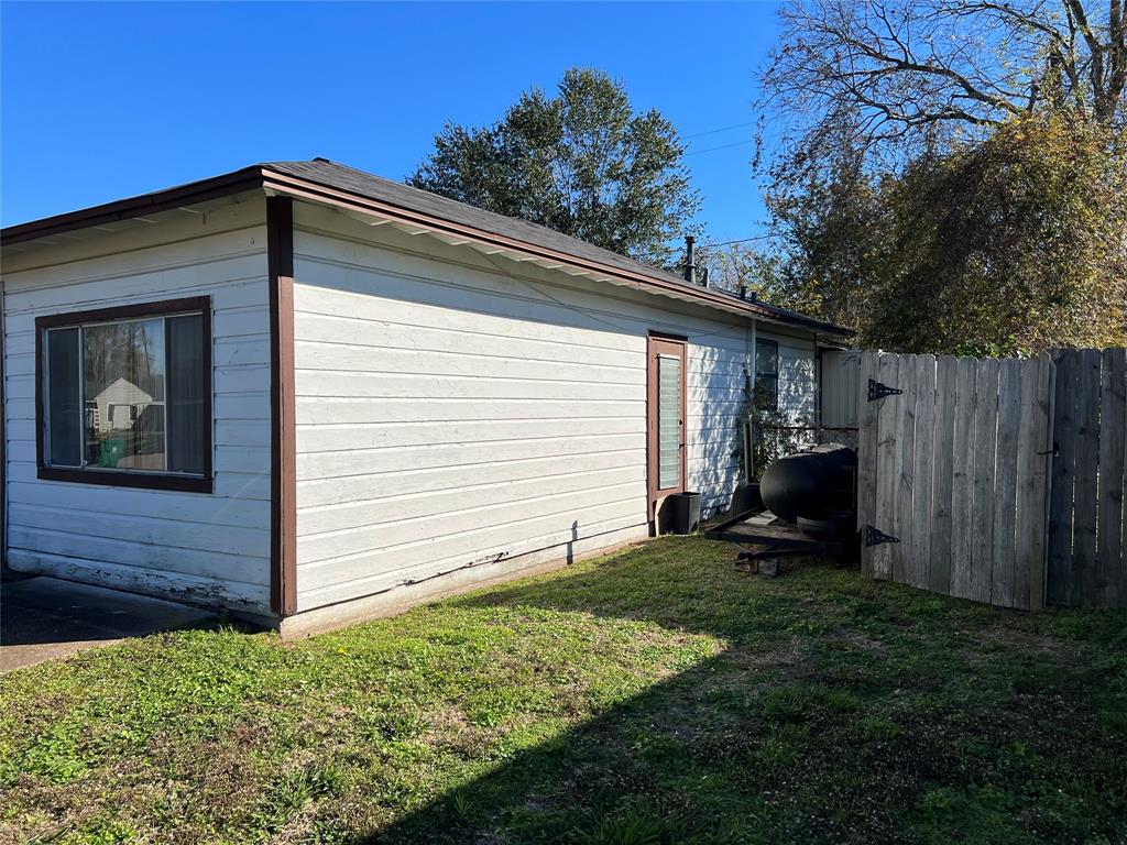 5710 Doolittle Blvd, Houston, TX 77033