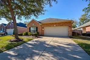  1310 Palermo Dr, Pearland, TX 77581
