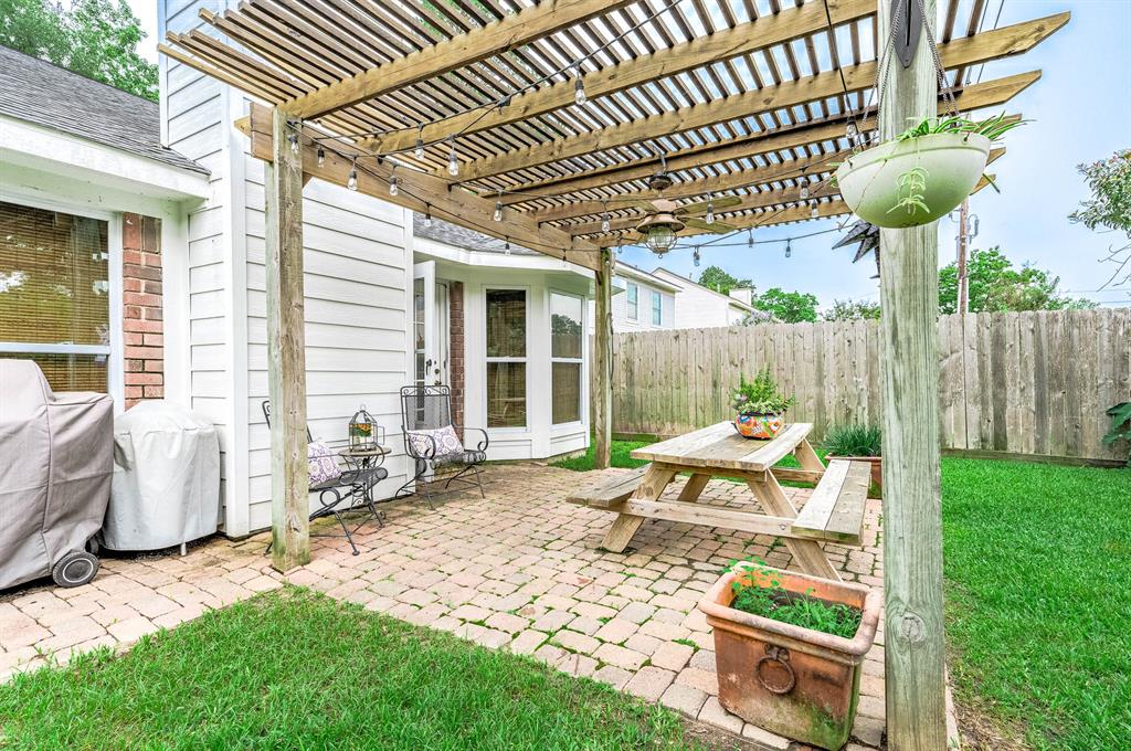 8914 Sunny Point Dr, Spring, TX 77379