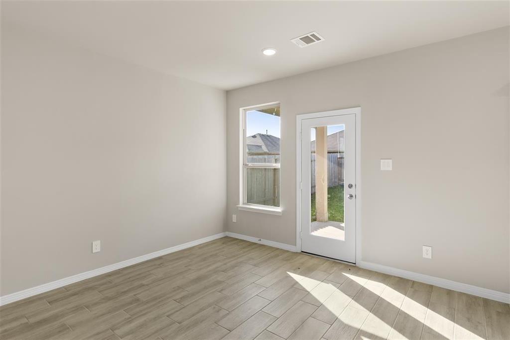 Breakfast Nook/Living Room