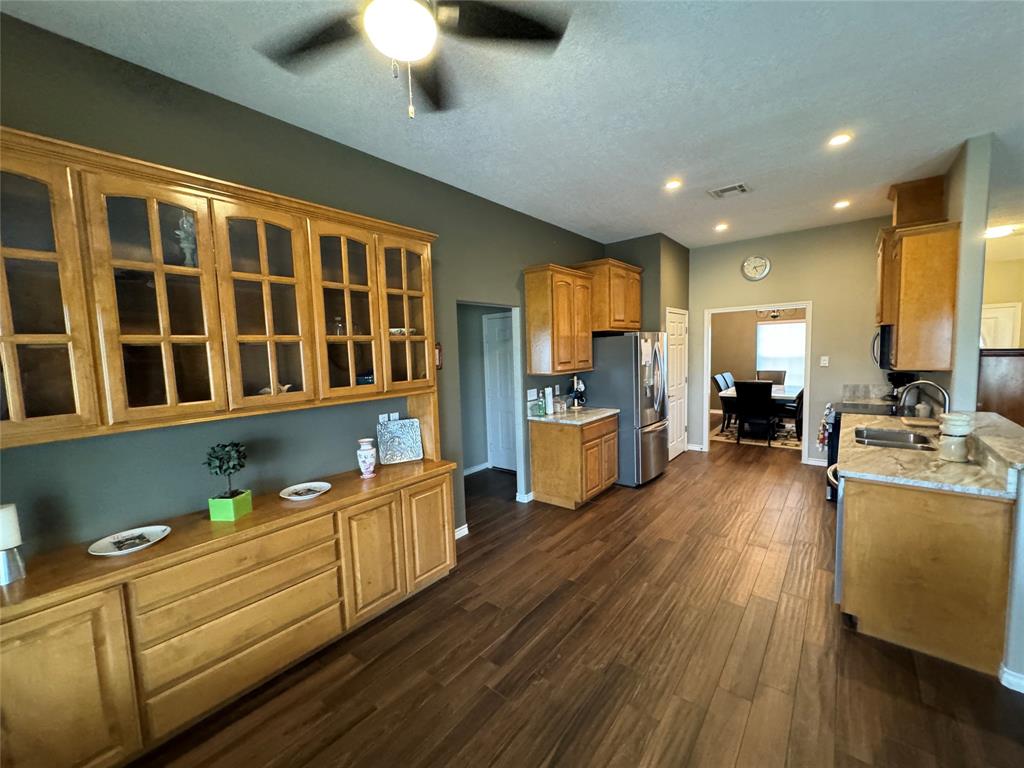 Large kitchen with plenty of cabinets and storage!!