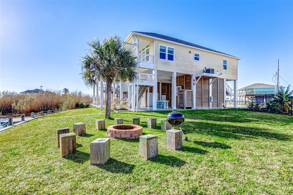 Firepit by the bayou to toast marshmallows at night!