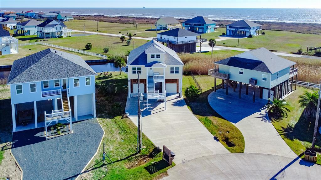 The bayou and beach are right out your back door!