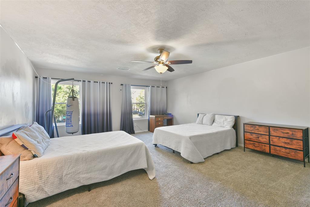 3721 Pinehurst Dr, Pearland, TX 77581