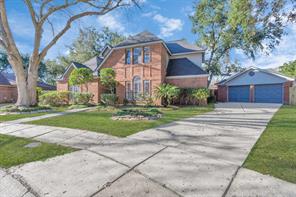  2470 Amberly Ct, Pearland, TX 77584