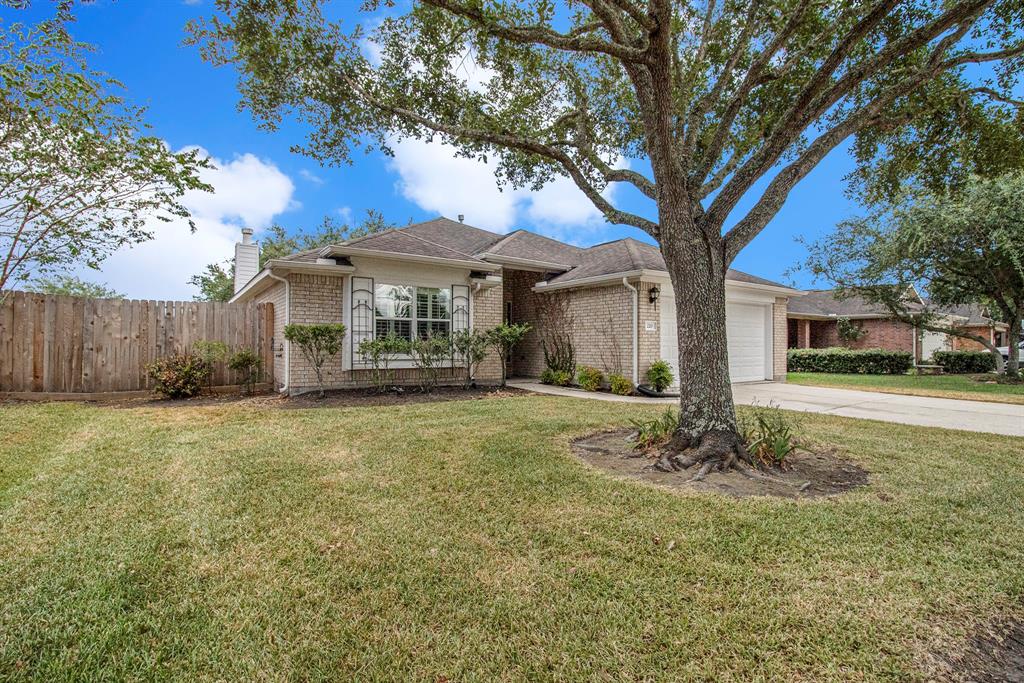 220 Colony Lk Ln