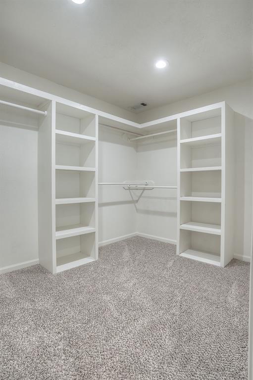 203 Westridge Dr, Huntsville, TX 77340