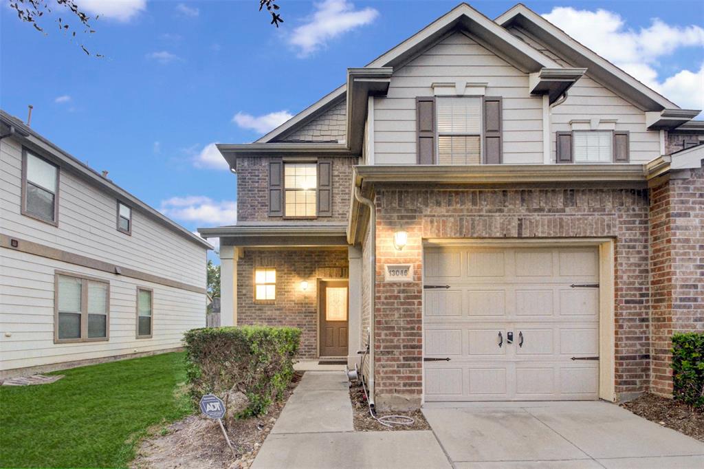 13046 Lawsons Creek Ln, Houston, TX 77072