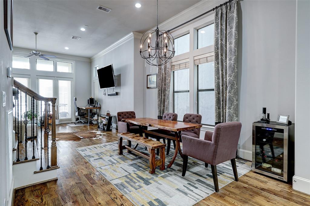 8821 Lakeshore Bnd Dr