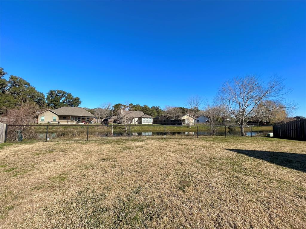 240 Mossy Meadow Drive , West Columbia, Texas image 38