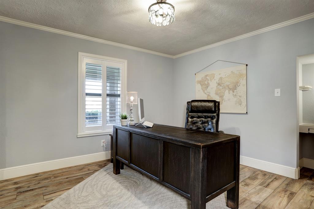 14 El Dorado Dr, Friendswood, TX 77546