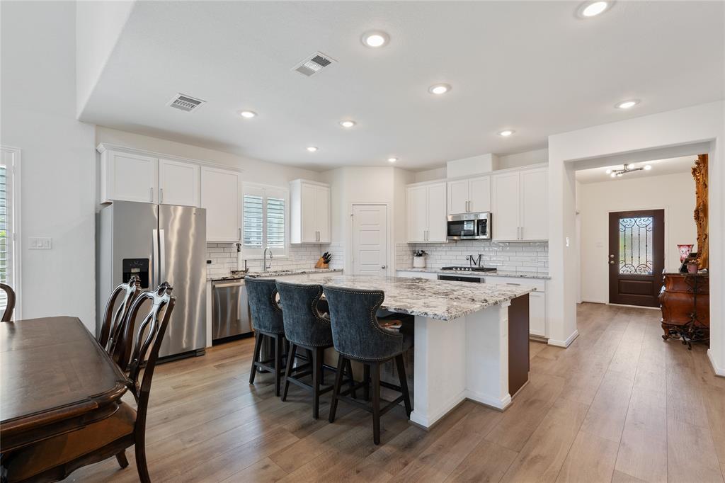 So many cabinets space to store away all your kitchen essentials.