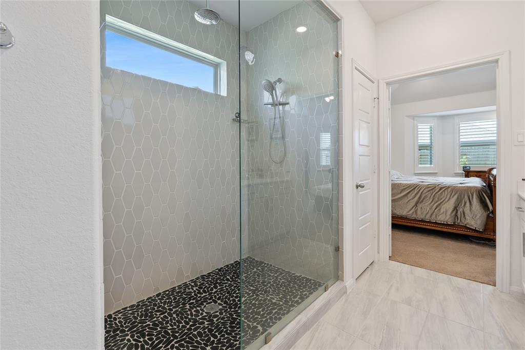 Gorgeous & enormously large & Modern Shower in the Master bath