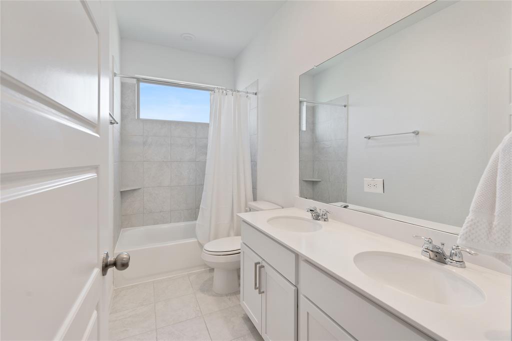 3rd bedroom ensuite bathroom