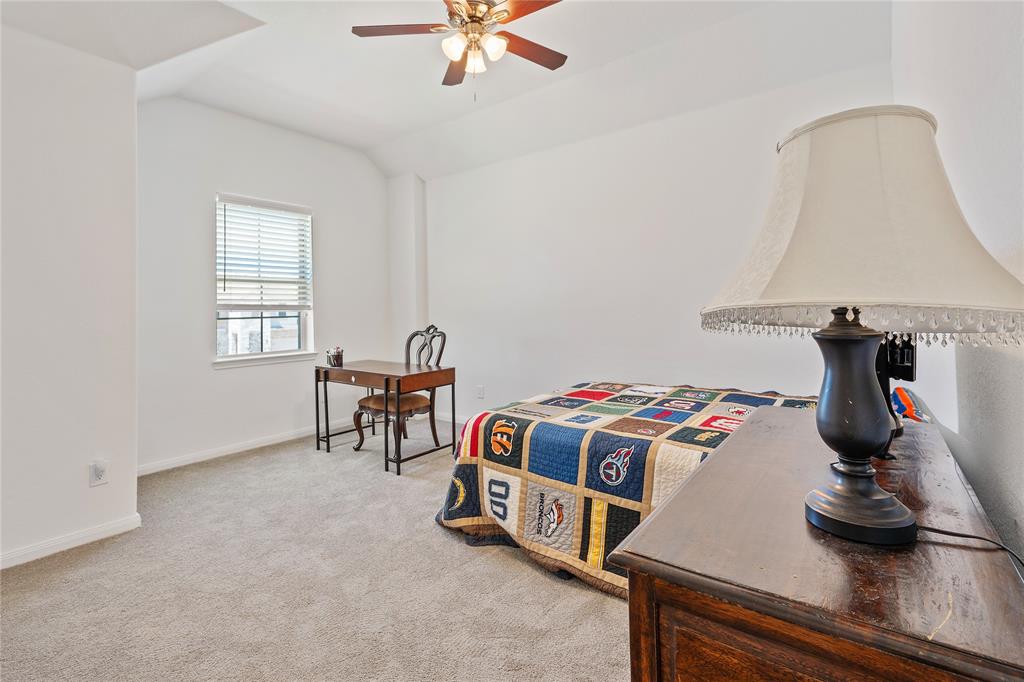 Great space of bedroom 3 with sizable walk in closet