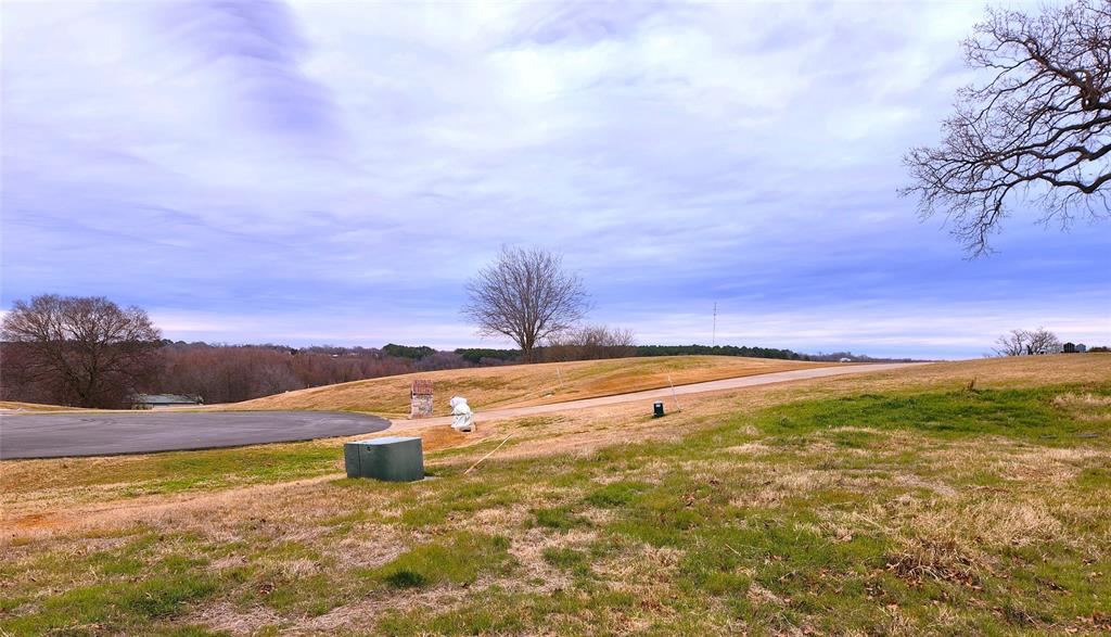 Clear View Court , Athens, Texas image 24