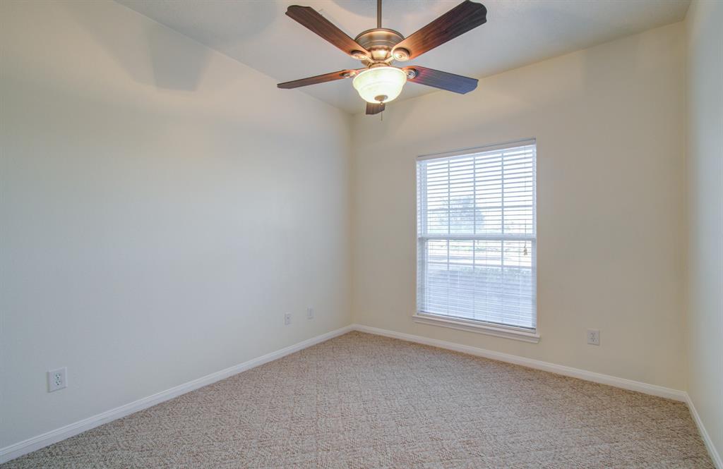 Laundry off of Kitchen with HUGE walk-in pantry!