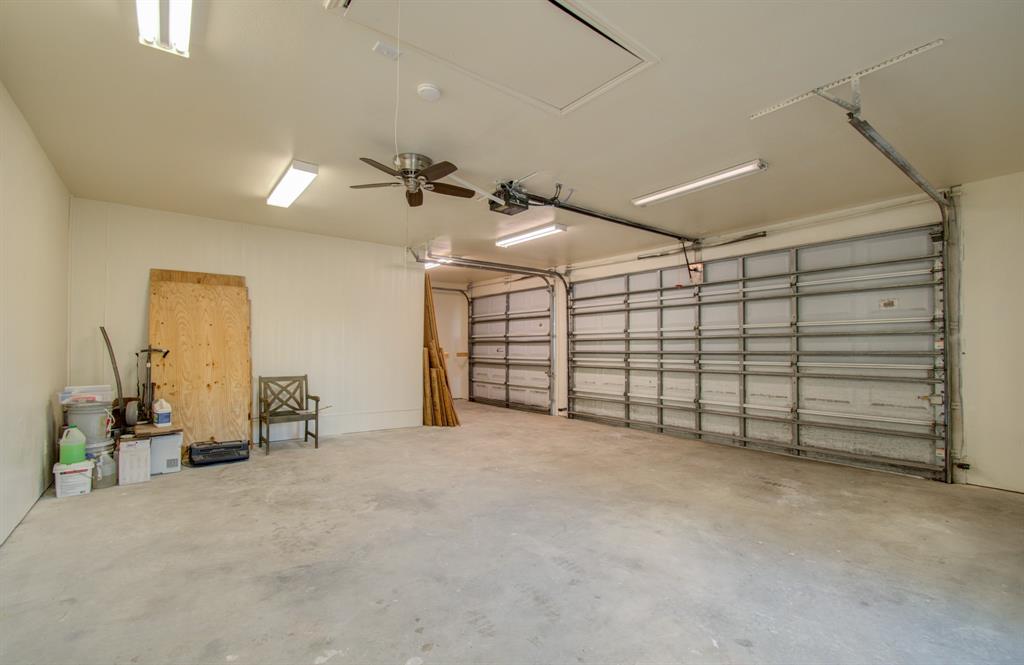 Garage apartment with kitchenette!