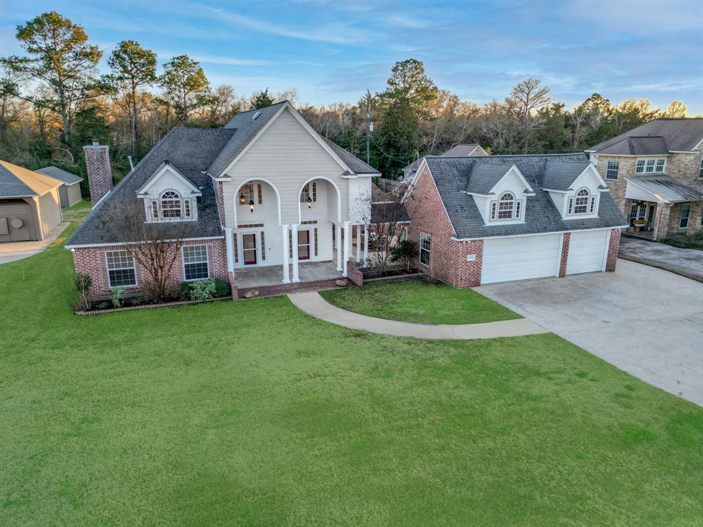 Dining room with access to front porch!