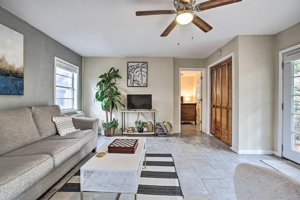 Unit 3-Living Room with Ceiling Fan