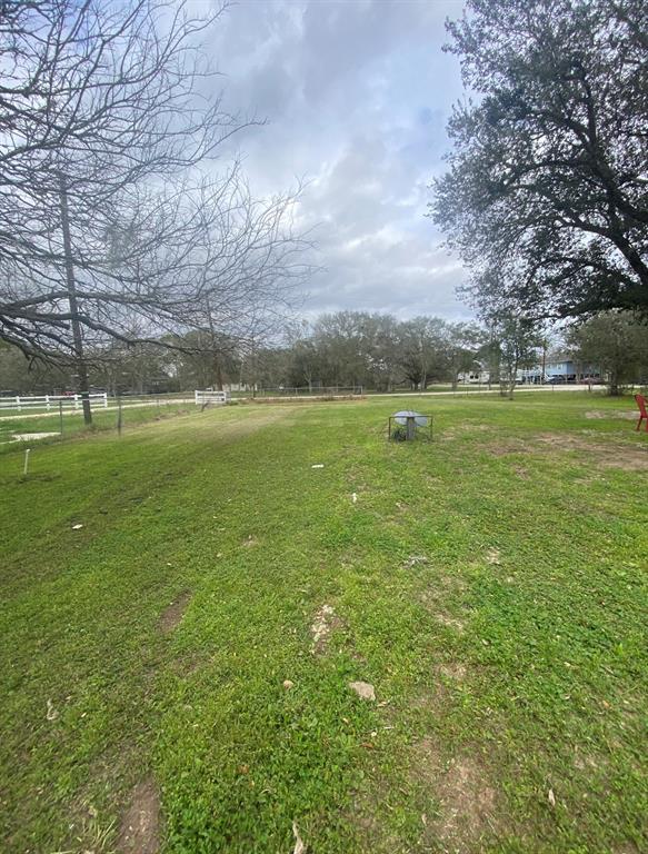 Both lots are fenced in together