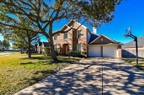  3051 Summercrest Dr, Pearland, TX 77584