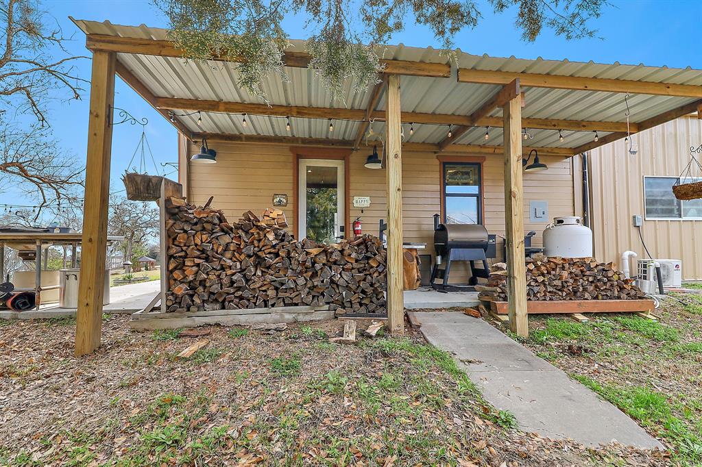 6\' Porch around Outdoor Kitchen, Back Porch view