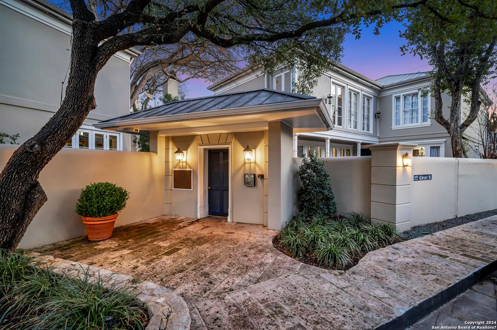 122 CHESTER ST Unit 4