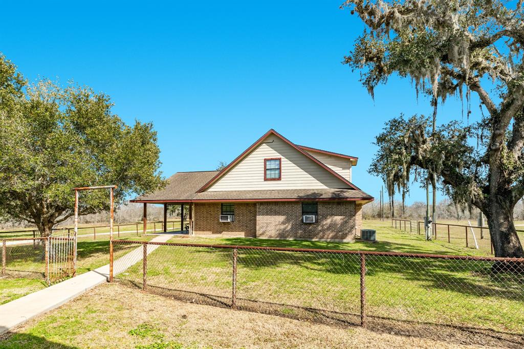 322 County Road 467  , West Columbia, Texas image 35