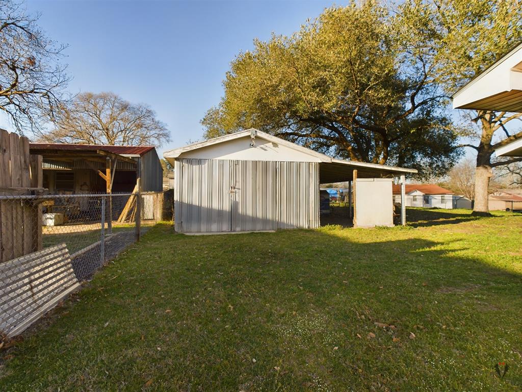 504 W Campbell Road , Linden, Texas image 12