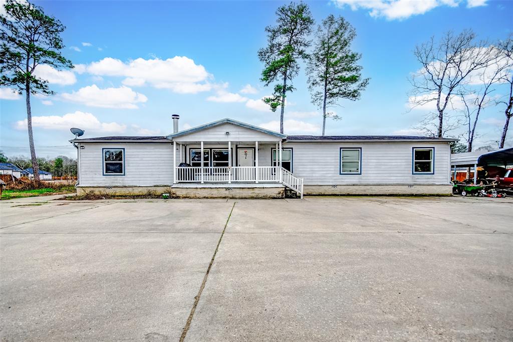 Welcome to 16406 Highline Blvd. Multiple tax id's (being sold as a bundle) You don't want to miss out on this Income Producing Property that includes the following;
Manufactured Home featuring 5 bds, 2 full baths, kitchen, living room(76x30). Mobile Home (Clayton Sierra) Single wide (76x16) Recreational Barn with attached deck (20x40), Barndominium on pad (24x26), Barn (30x24) 3 horse stable. Tab Ready (City water accessible - Permit available) 
Get welcomed by a 6ft deep/10 ft high limestone wall and 1,000 feet long/20 ft wide driveway.