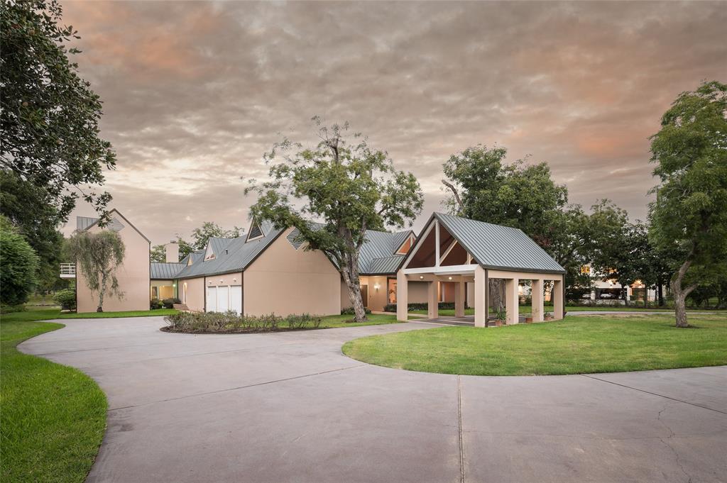 323 W Alkire Lake Drive Sugar Land, Texas, United States Home For Sale