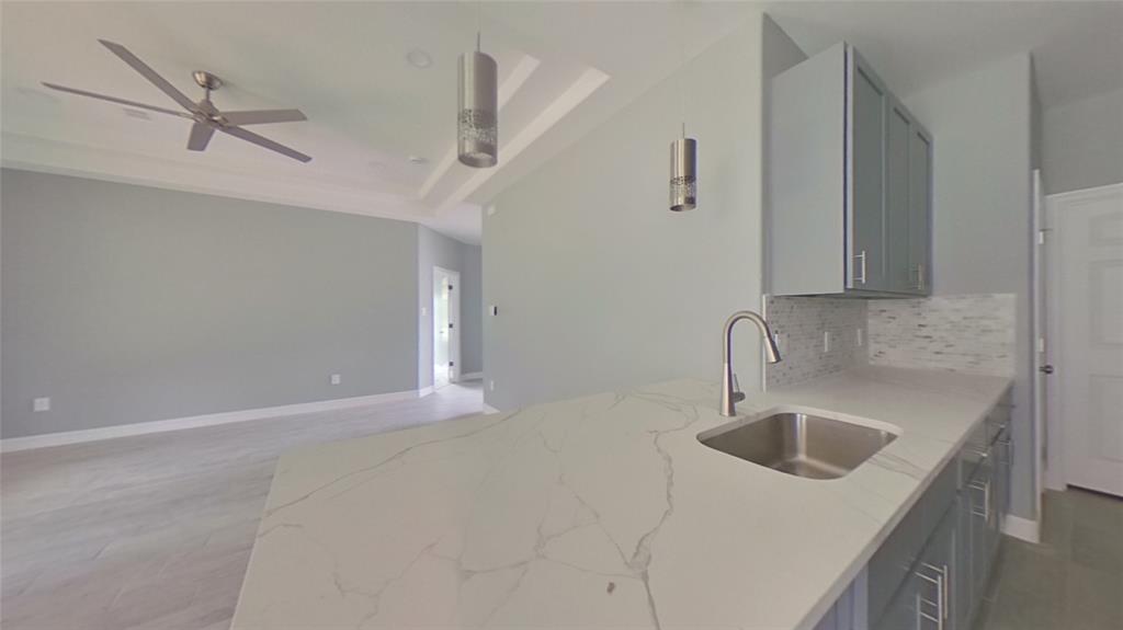 224 Pine St kitchen overlooking the living room