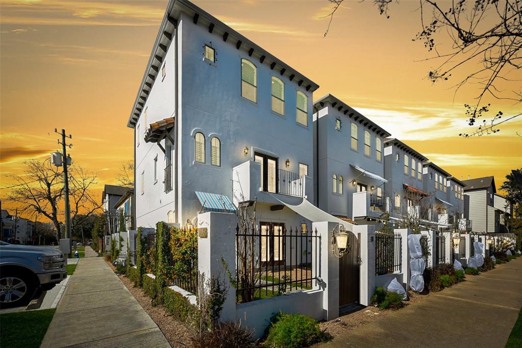 905 W 22nd St Unit A