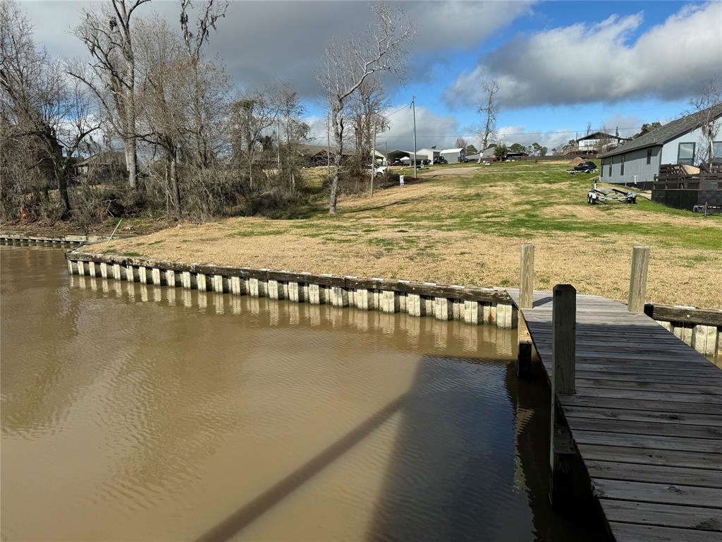 594 W Cattle Drive , Onalaska, Texas image 8