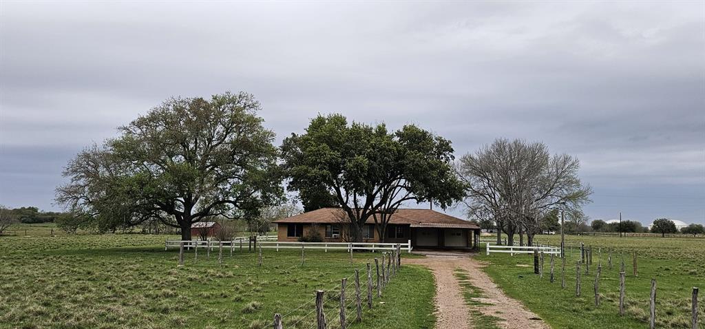 390 Stockold Road, Sealy, TX 77474