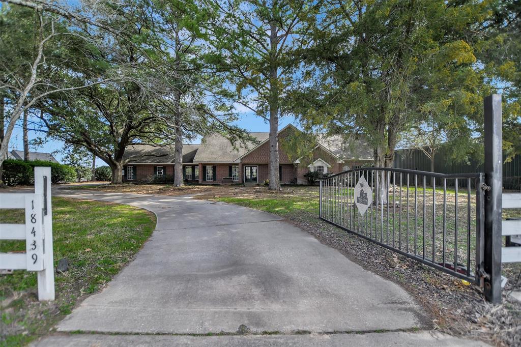 18439 Tomball Waller Road, Tomball, TX 77377