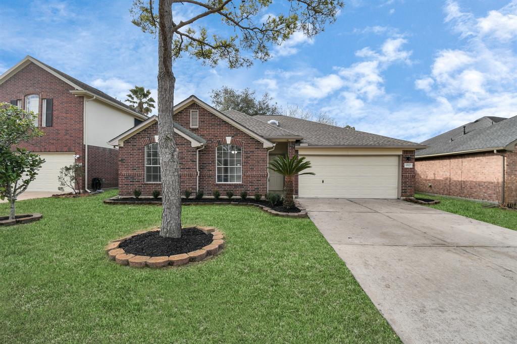 4962 Sentry Woods Lane, Pearland, TX 