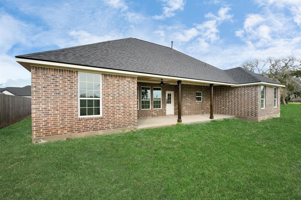 2138 Twin Lakes Blvd  , West Columbia, Texas image 37