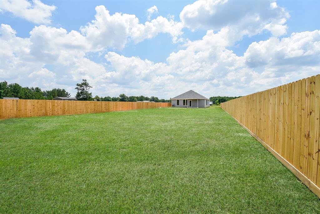 Great green and private space for family gatherings and outdoor fun!