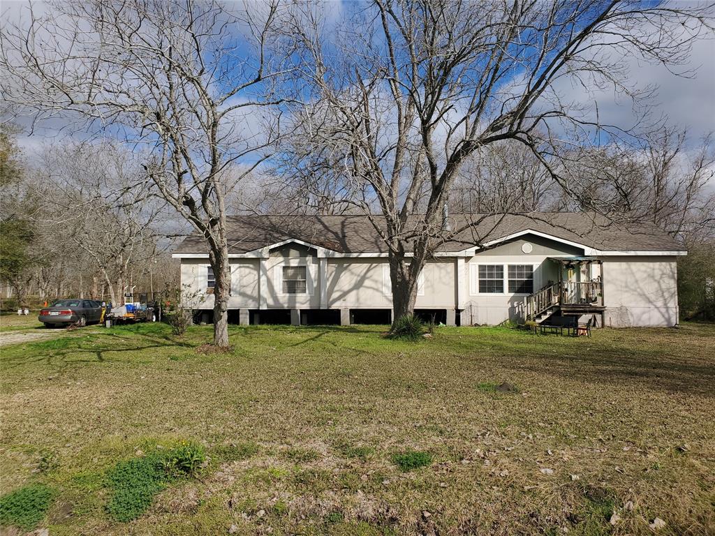 2109 Lakeside Dr
