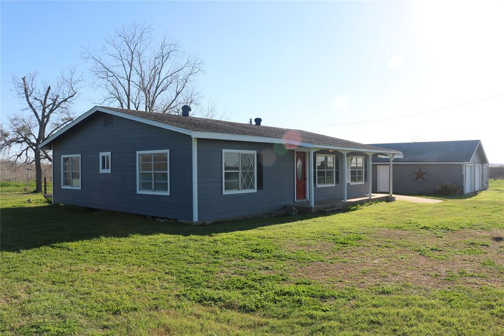 8709 County Road 128, Floresville, TX 