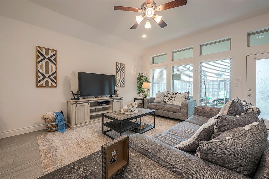 2719 Lemongrass Breeze LN