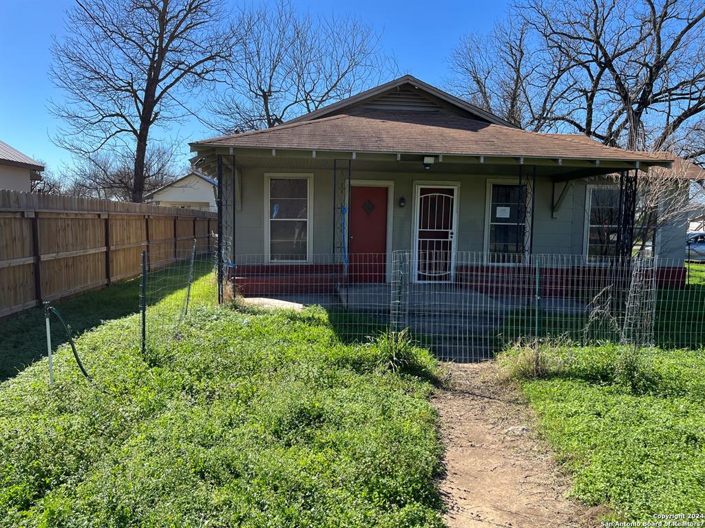 619 Pecan St