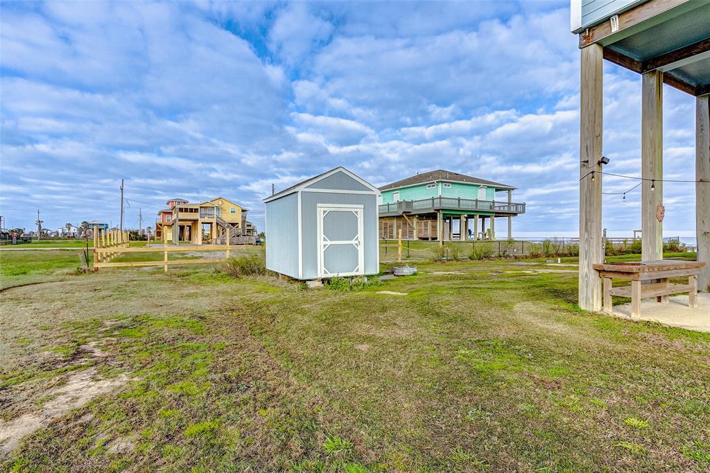 1031 Bay Street , Gilchrist, Texas image 11