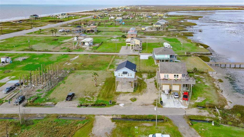 1031 Bay Street , Gilchrist, Texas image 8