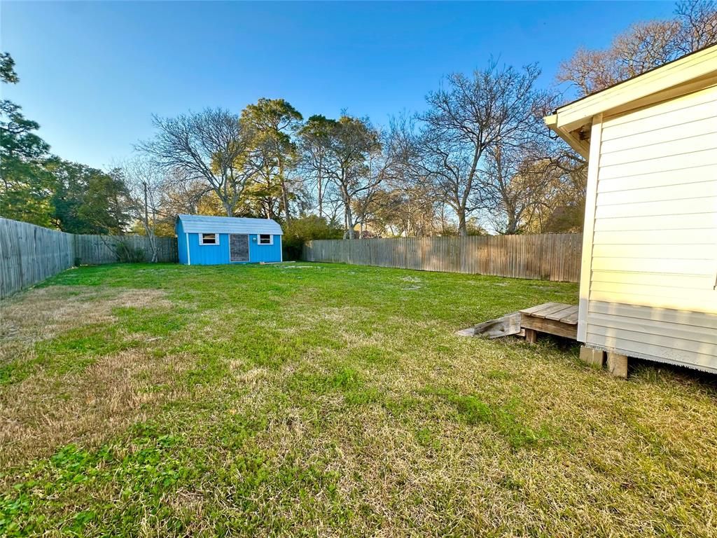 5301 North Street , Groves, Texas image 13