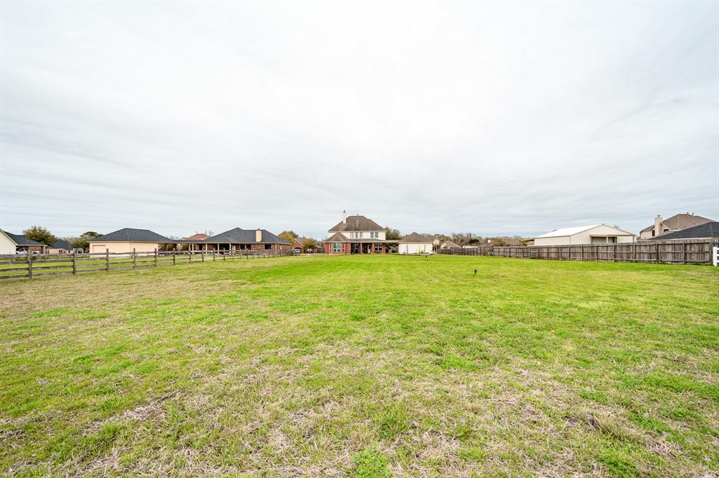 8950 Tumblewood Drive , Beach City, Texas image 45