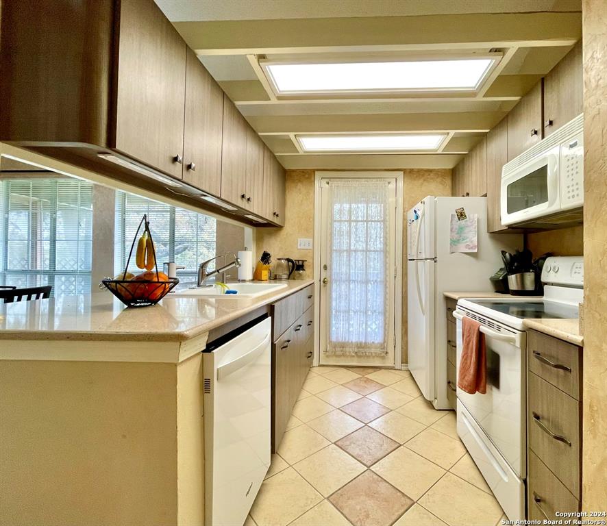 14745 BABCOCK RD Unit 204